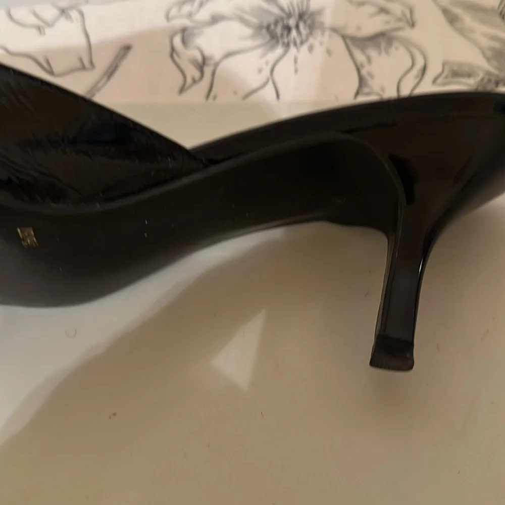 Shoes - Picture 3 of 6